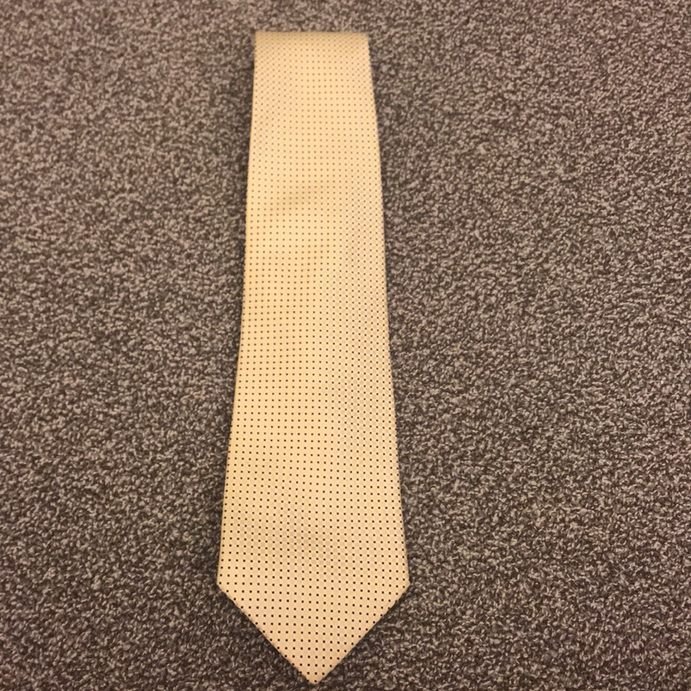 Men’s silk yellow tie